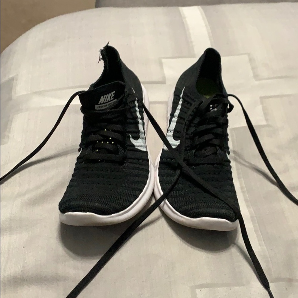 Womens Nike Free RN Flyknit Sneakers Size 6